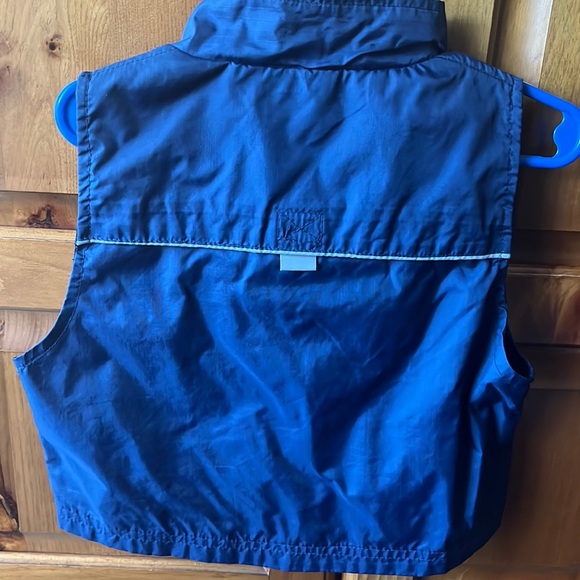 Vest - Picture 7 of 11